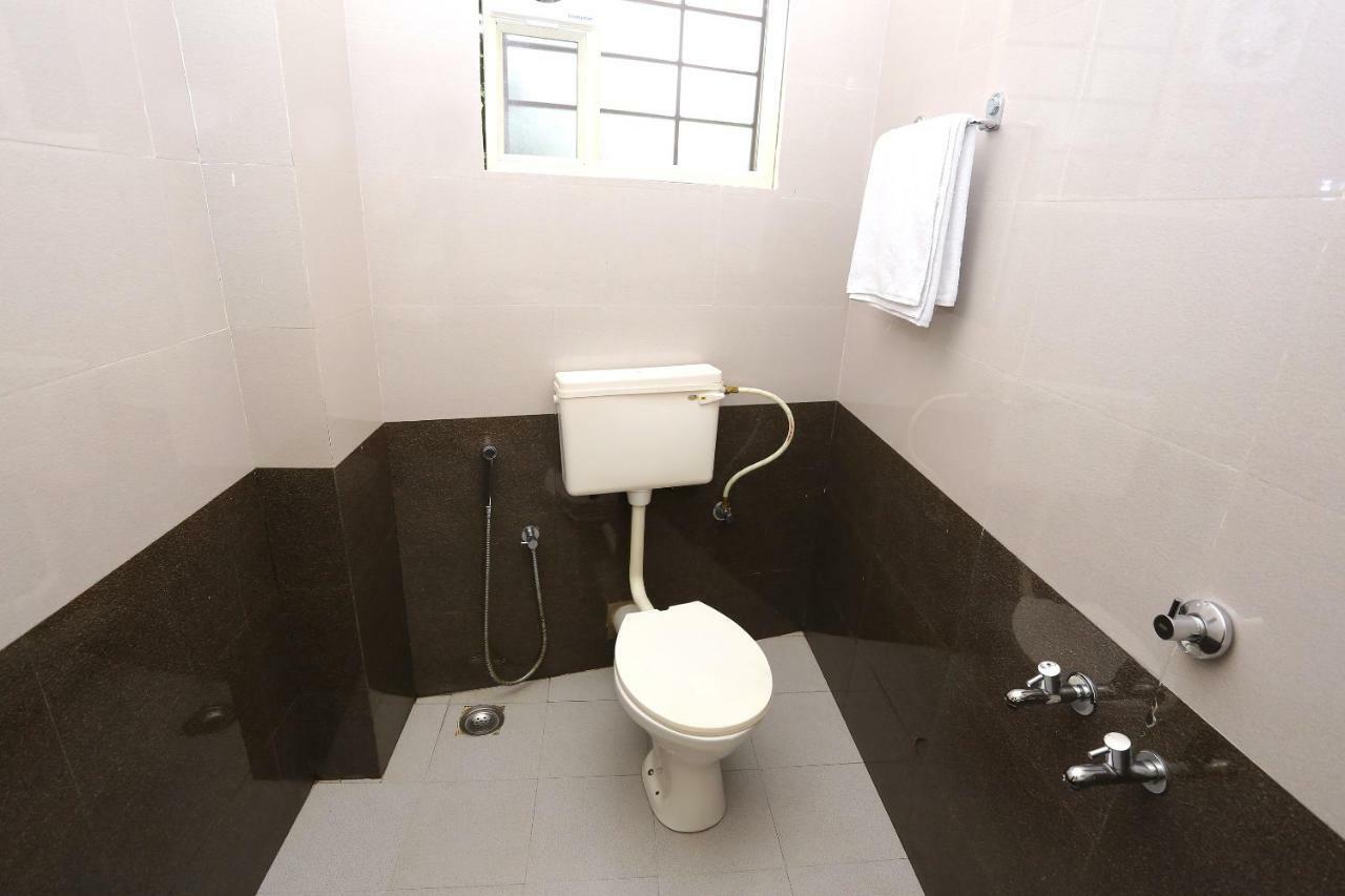 Oyo 9118 Saravana Inn Thiruvananthapuram Exteriör bild