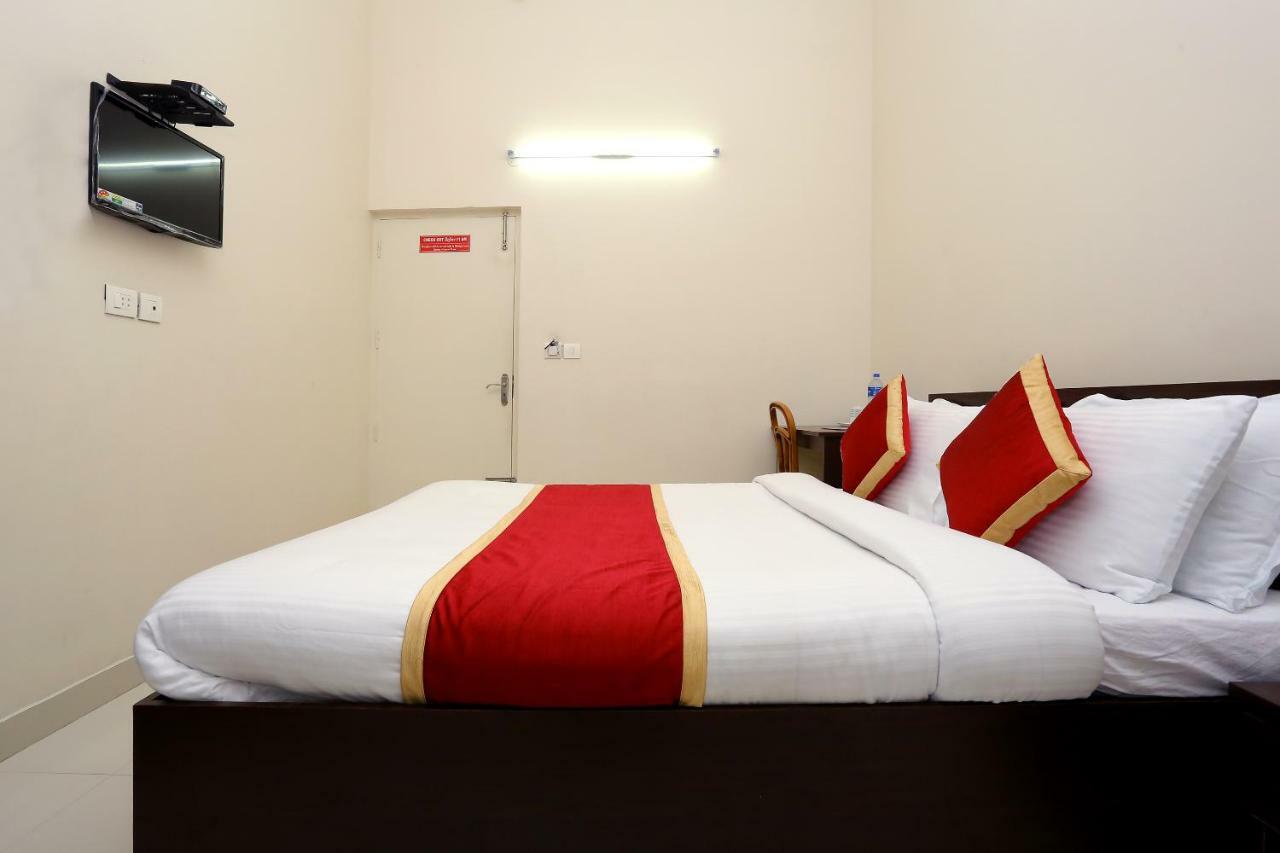 Oyo 9118 Saravana Inn Thiruvananthapuram Exteriör bild